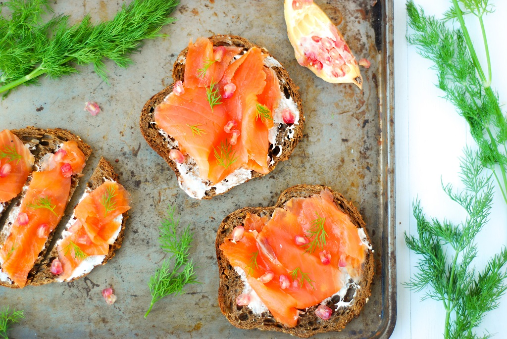 Photo recette - Toast à la truite fumée et crème d’aneth